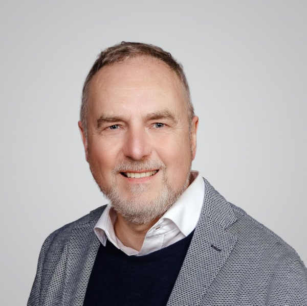 Доктор  Альфред Виатер